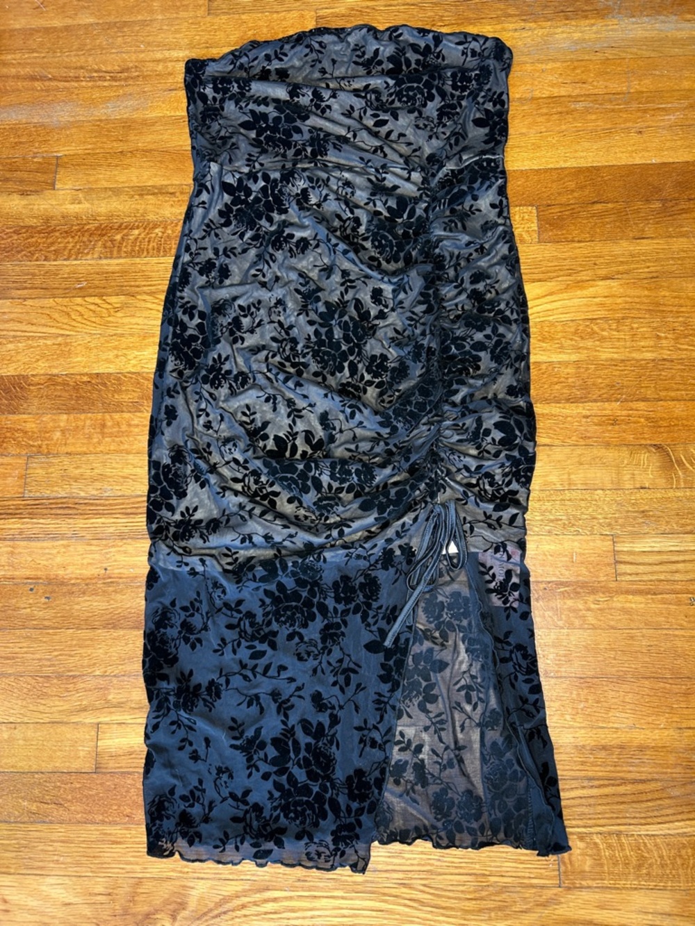 SHEIN Black Strapless Floral Velvet Ruched Midi Dress